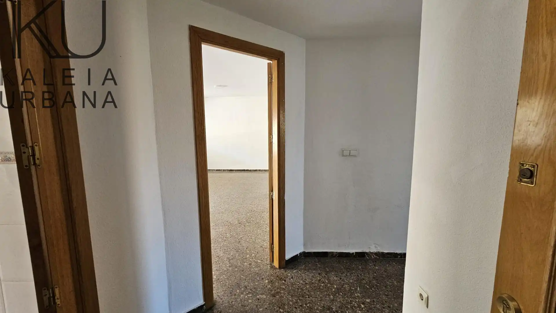 Piso en venta en Alicante / Alacant con Aire acondicionado, Terraza y Balcón