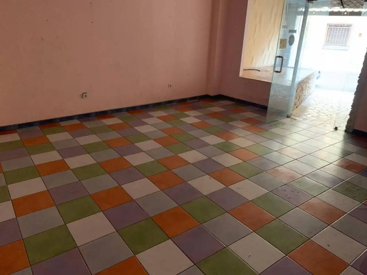 Gewerbefläche zum Verkauf in Calle Bernaldo de Quirós, imagen 5