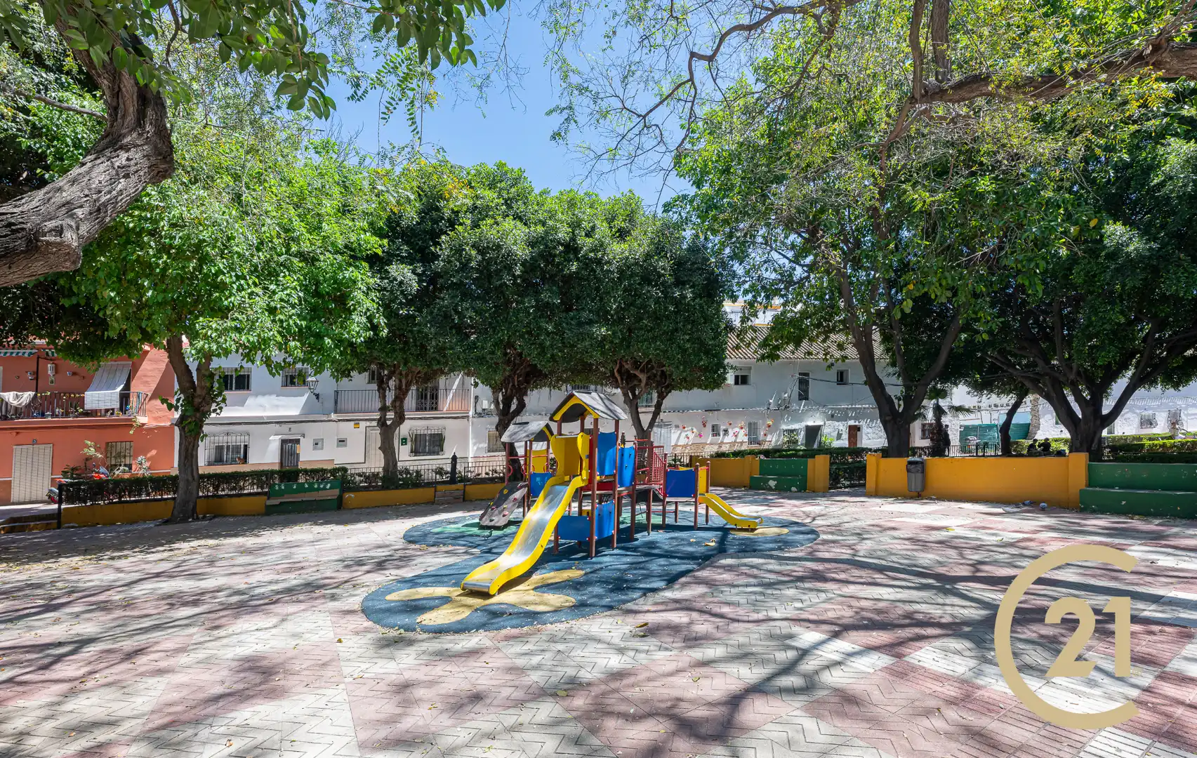 Vista exterior de Ático en venta en Marbella con Aire acondicionado, Terraza y Internet