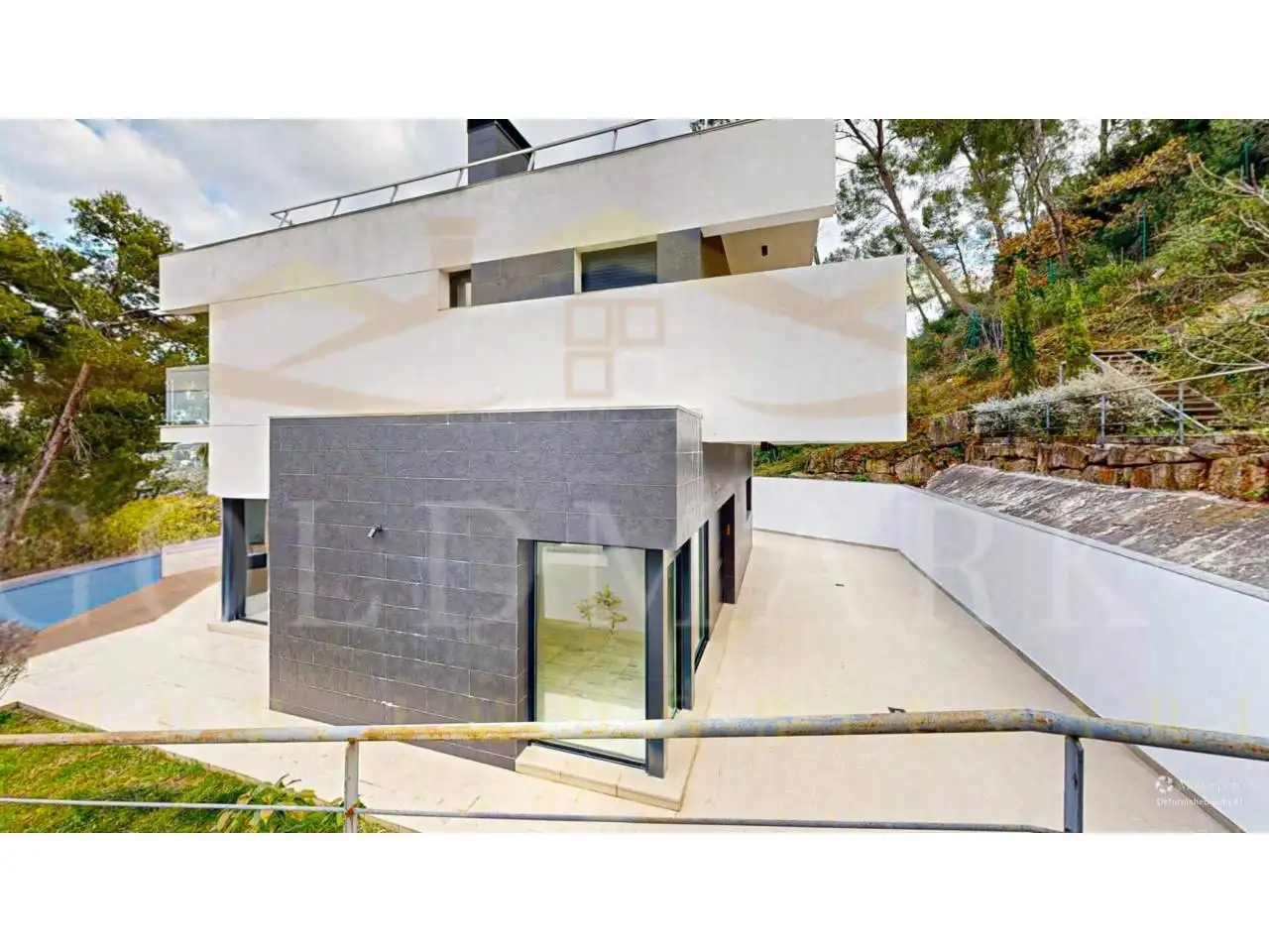 Vista exterior de Casa o xalet en venda en Corbera de Llobregat amb Aire condicionat, Calefacció i Jardí privat