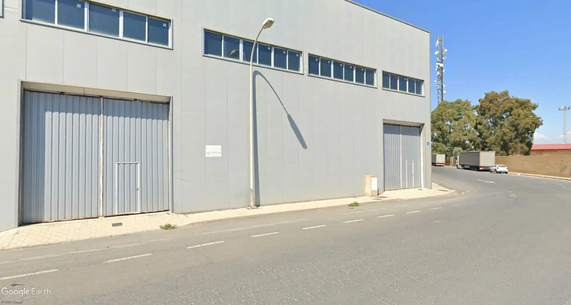 Außenansicht von Fabrikhallen zur Miete in Huelva