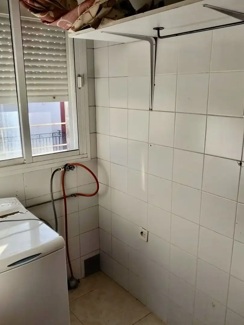 Bathroom of Flat for sale in Gines  with Air Conditioner, Heating and Terrace