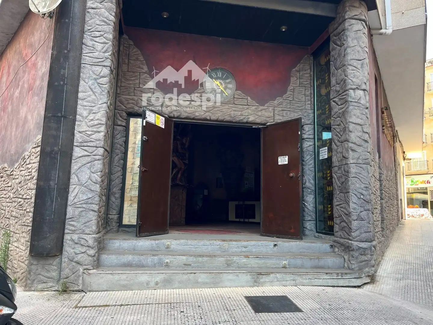 Local comercial en venda a Ponteareas
