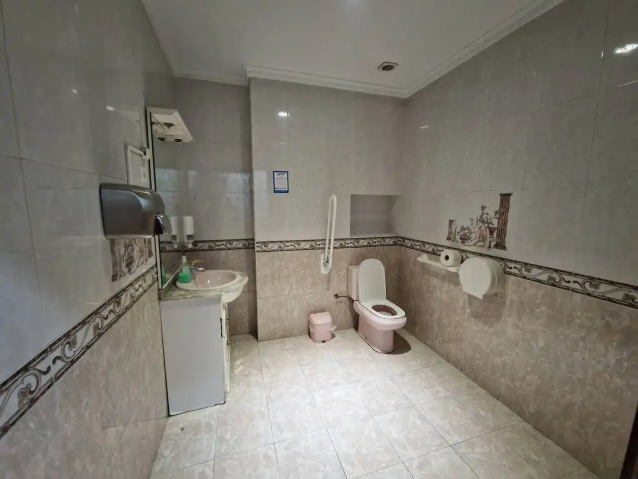 Business premises for sale in Calle Heliodoro de la Torre, imagen 22