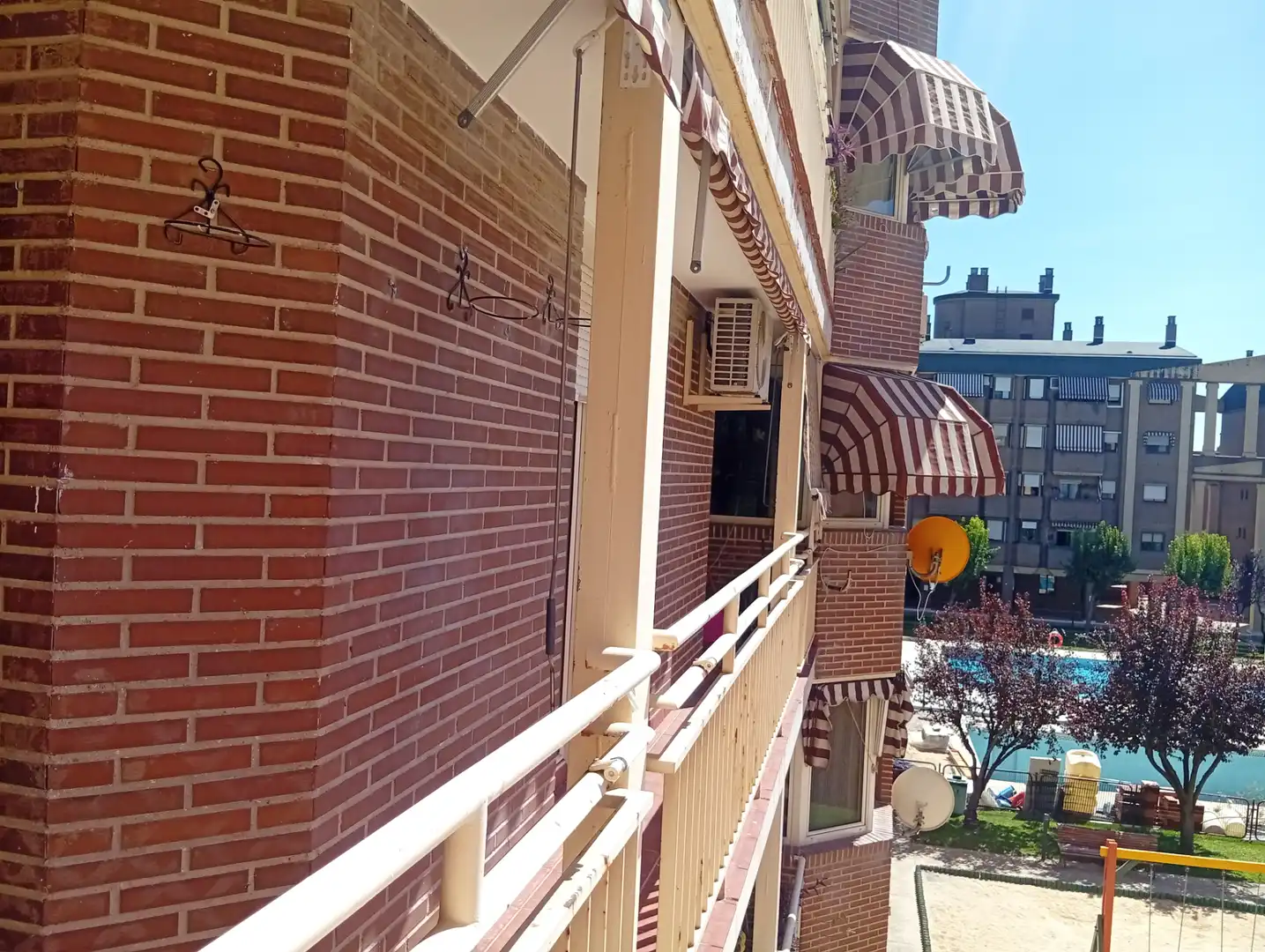Vista exterior de Piso en venta en Leganés con Aire acondicionado, Calefacción y Jardín privado