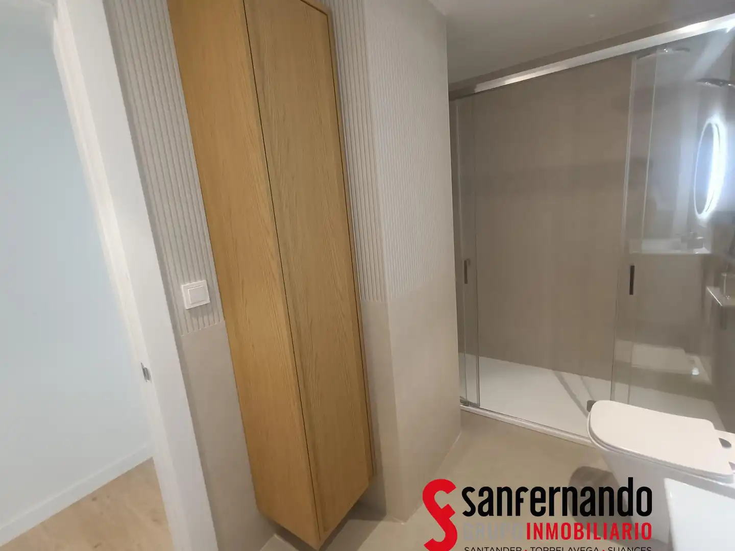 Schlafzimmer von Wohnung zur Miete in Santander mit Heizung, Möbliert und Balkon