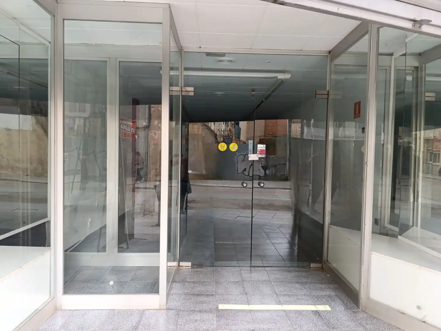 Local comercial de lloguer a Sant Sebastià 30
