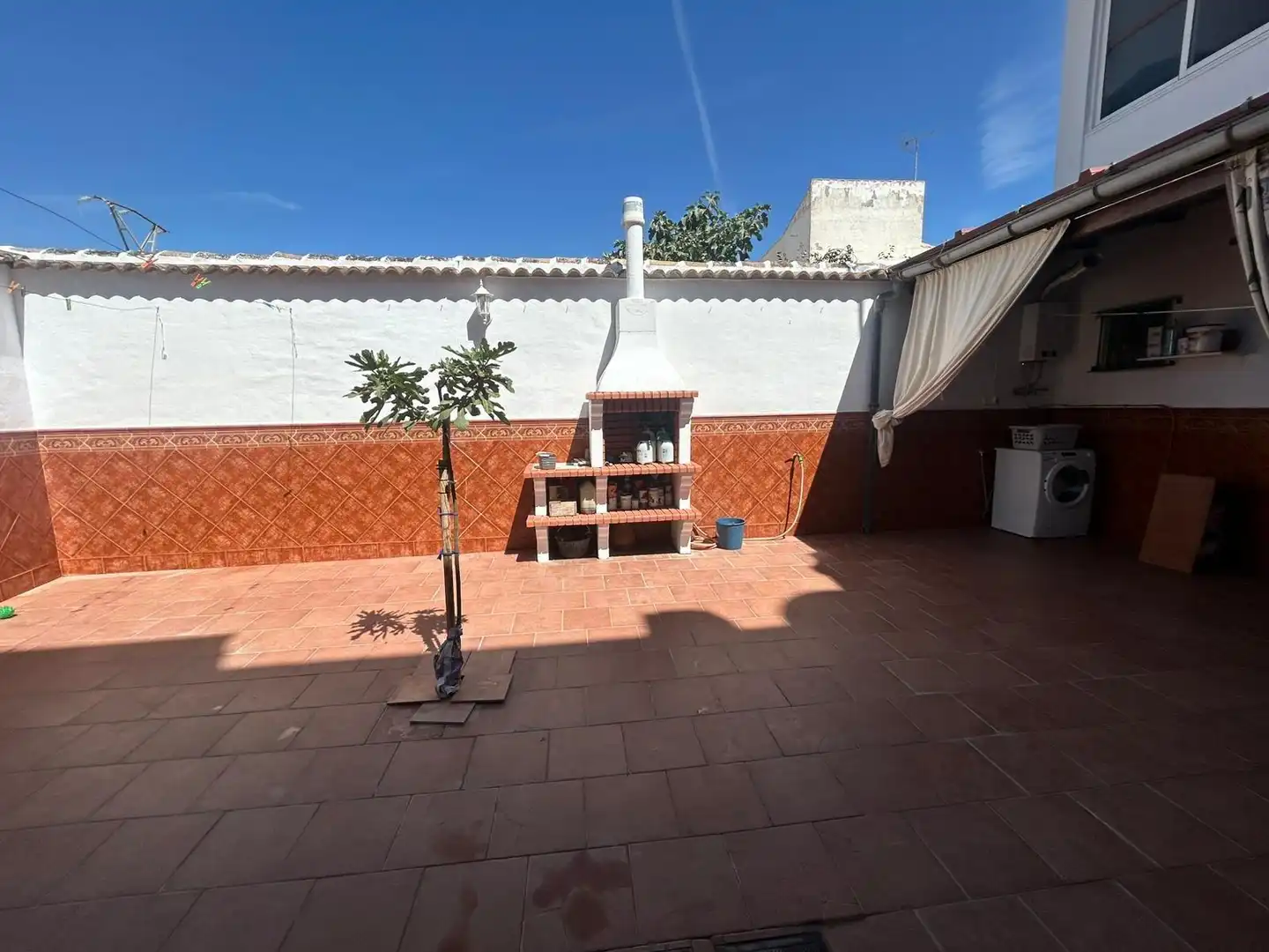 Vista exterior de Casa o xalet en venda en Antequera amb Aire condicionat, Calefacció i Traster