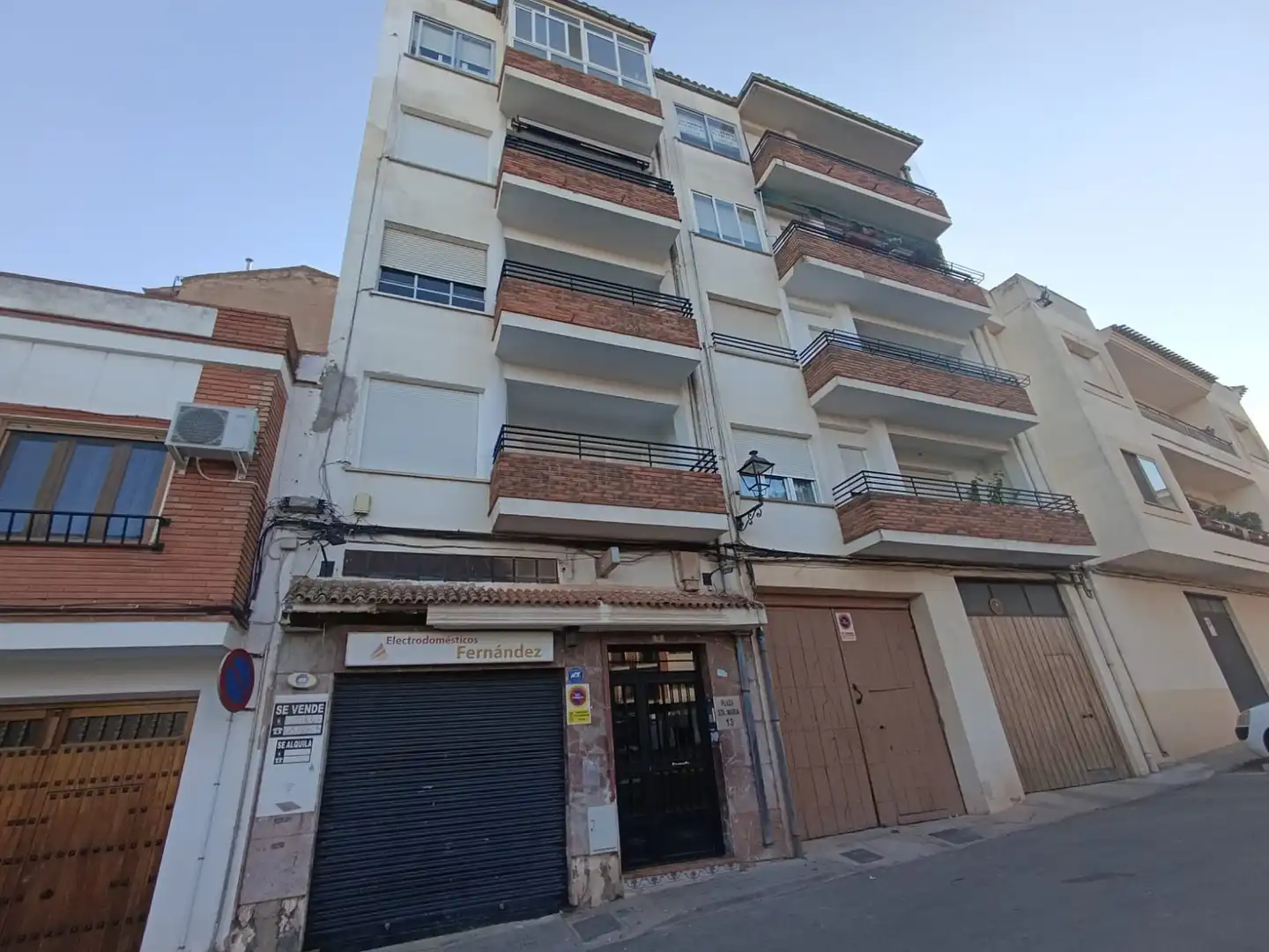 Vista exterior de Pis en venda en Villarrobledo amb Terrassa i Balcó