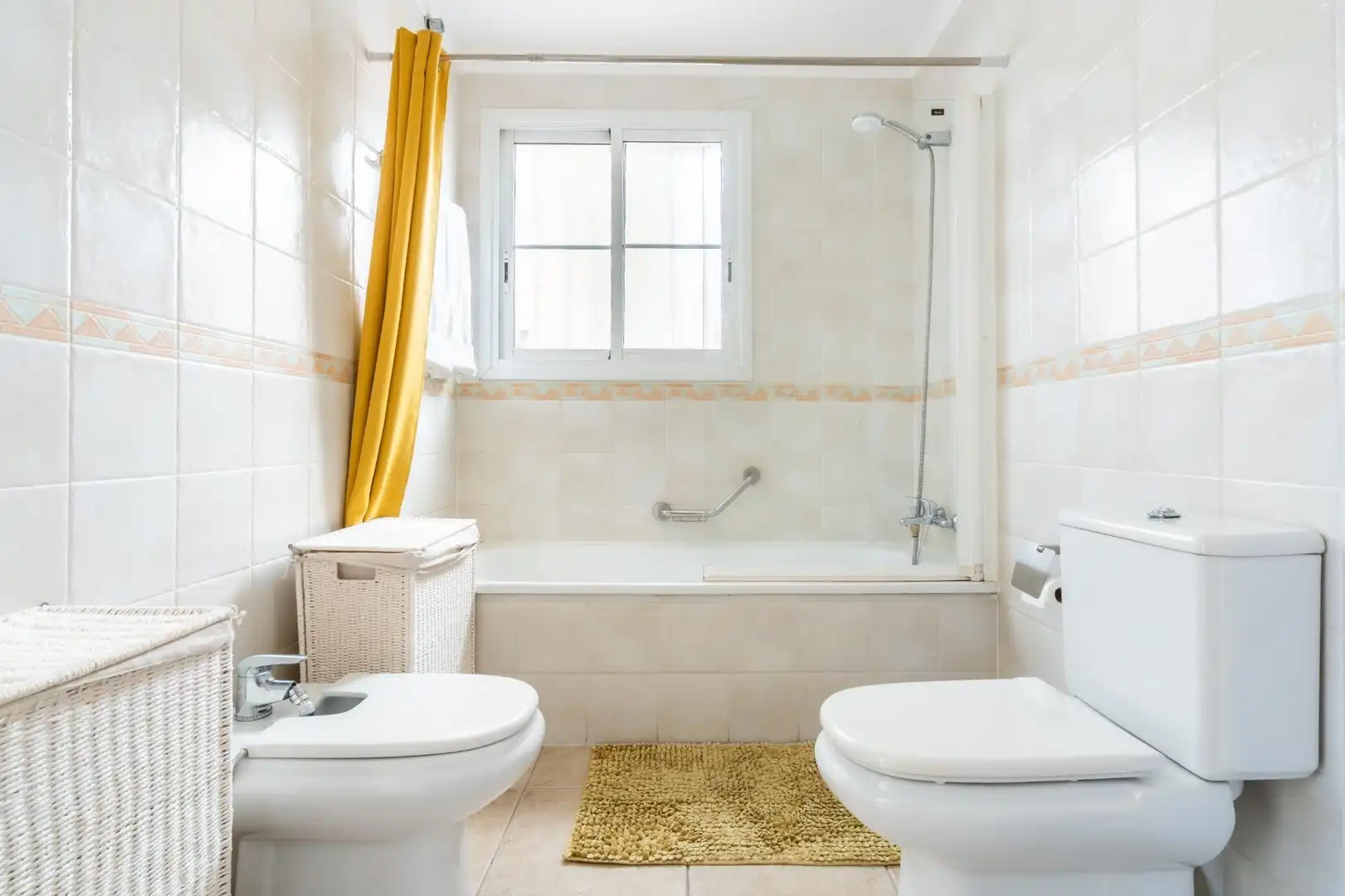 Bany de Apartament de lloguer en Arona amb Jardí privat, Terrassa i Moblat