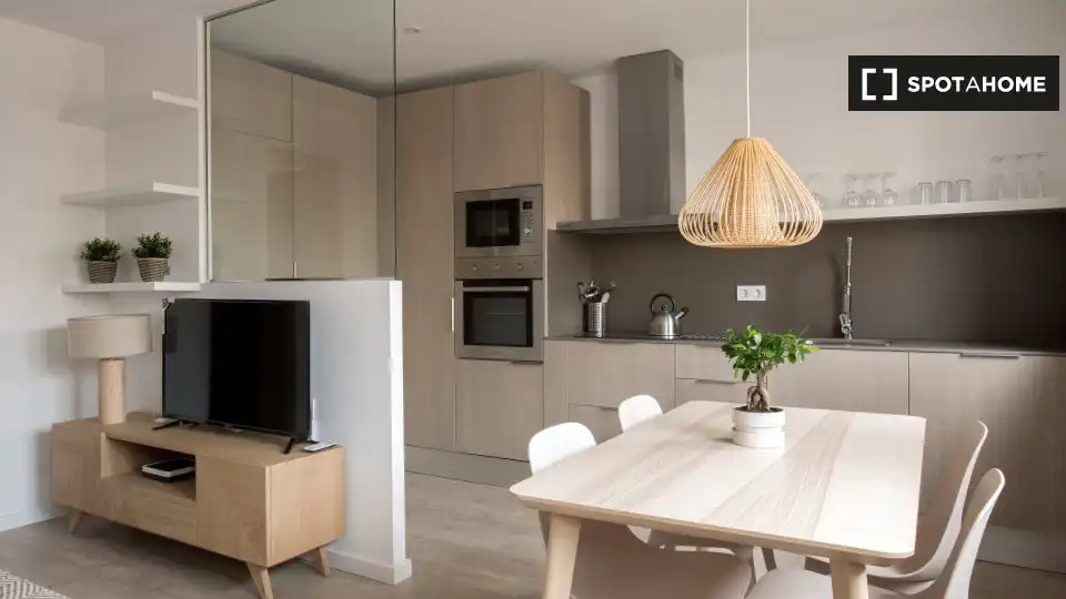 Flat for rent in Sants-Badal