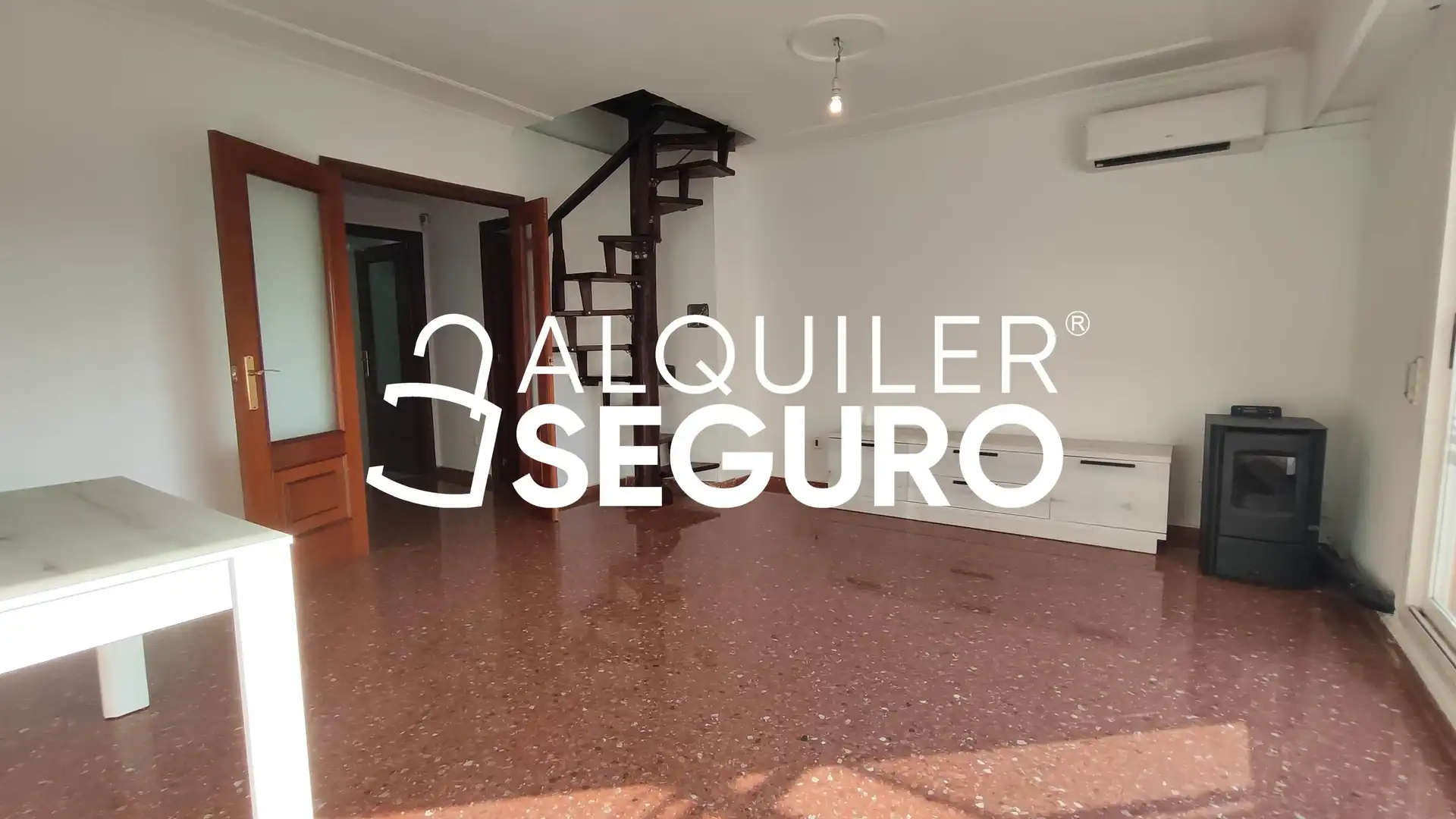 Sala d'estar de Pis de lloguer en Valencia amb Aire condicionat i Terrassa