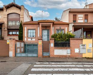 Exterior view of Single-family semi-detached for sale in Navalcarnero  with Air Conditioner, Heating and Private garden