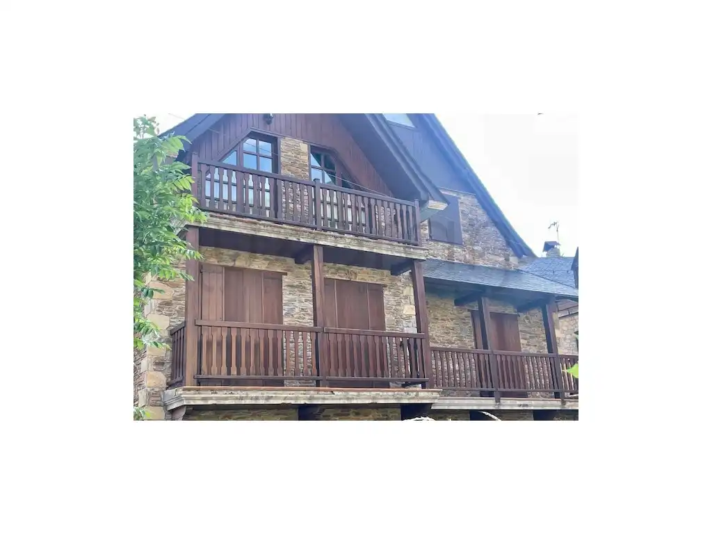 Exterior view of Apartments for sale in Naut Aran