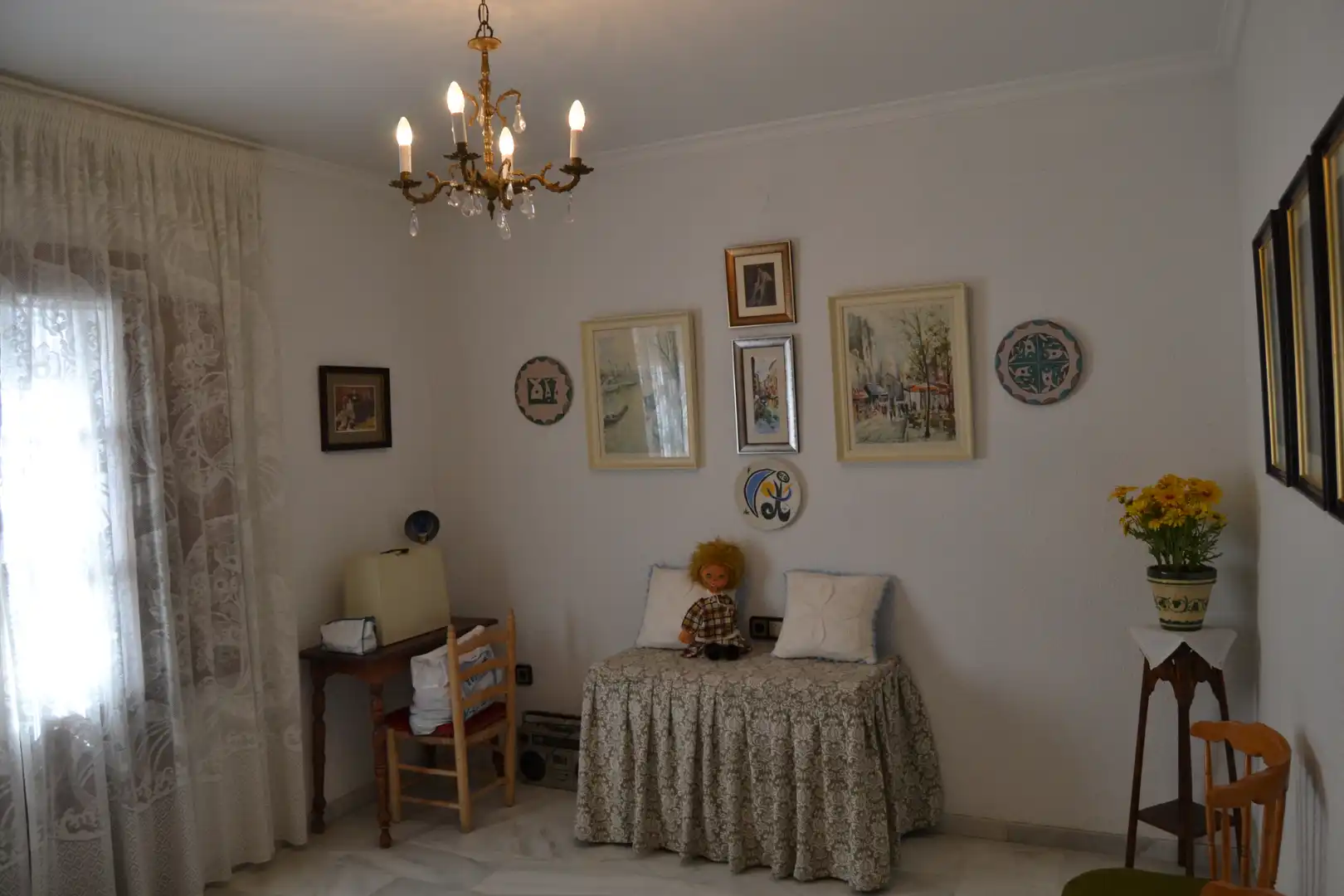 Sala d'estar de Casa o xalet en venda en Córdoba amb Aire condicionat, Calefacció i Jardí privat