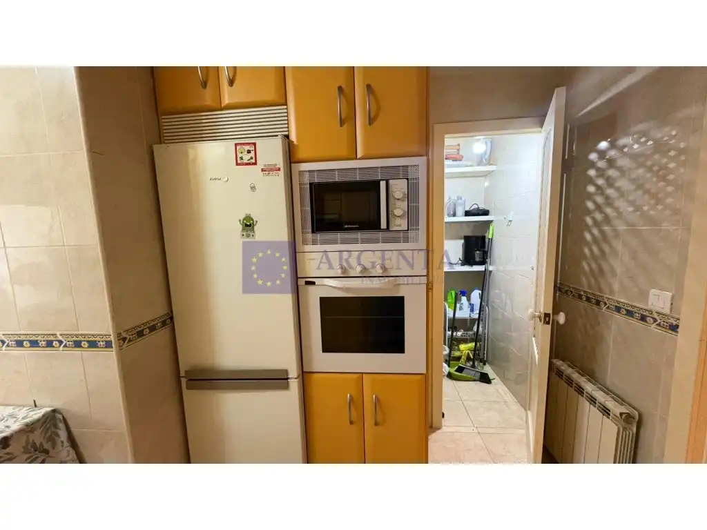 Cocina de Piso en venta en Cáceres con Aire acondicionado y Amueblado