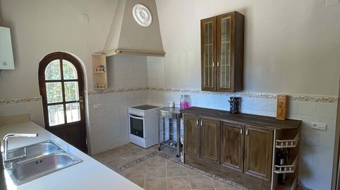 1 Real Estate se complace en presentar esta exclusiva villa ubicada en La Nucia. La propiedad ha sido completamente renovada al má, imatge 5