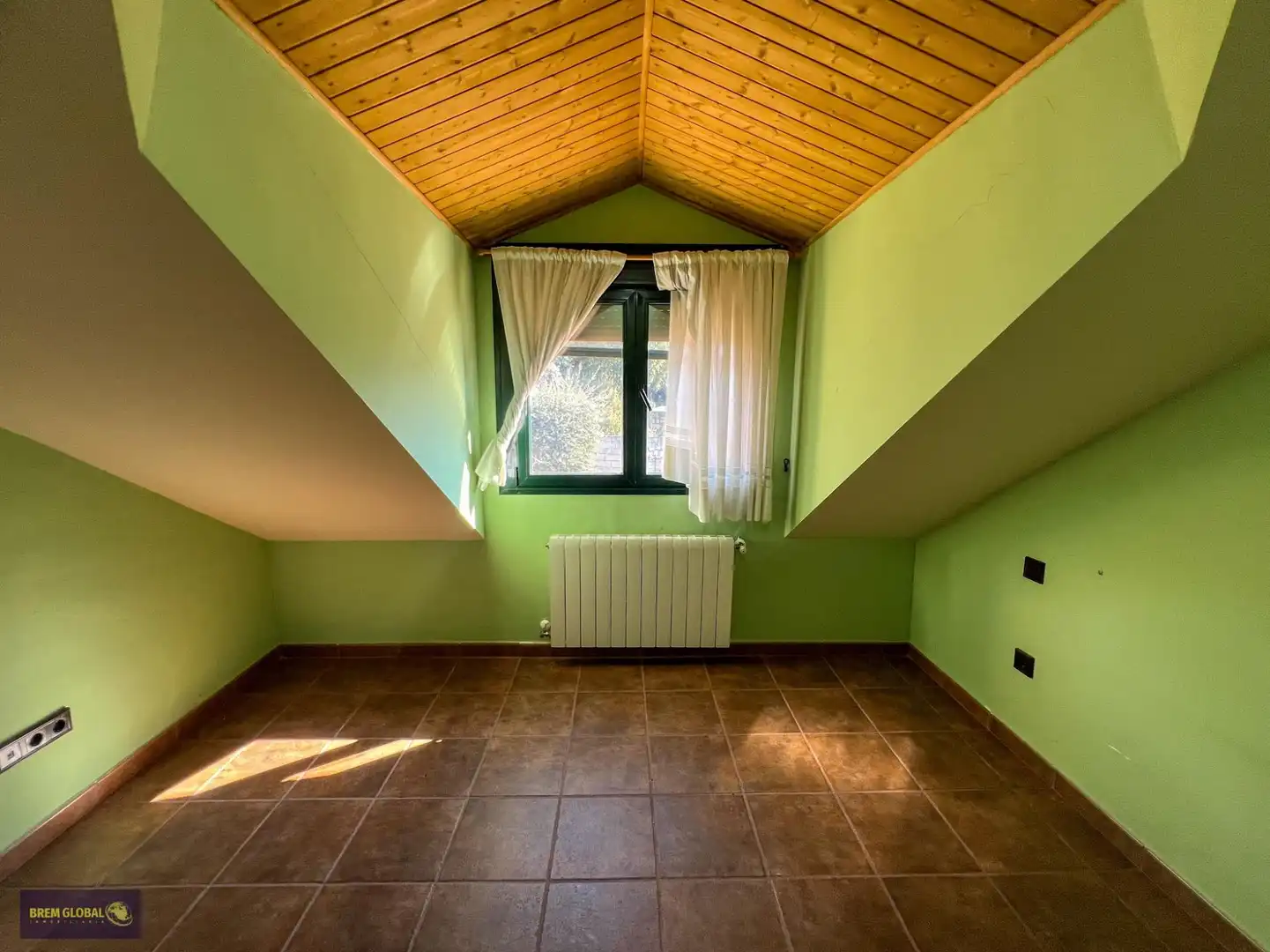 Houses for sale in Navalafuente  with Heating, Private garden and Storage room