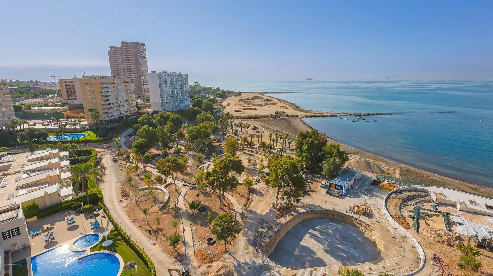 Dachboden zur Miete in Alicante / Alacant mit Klimaanlage, Privatgarten und Terrasse