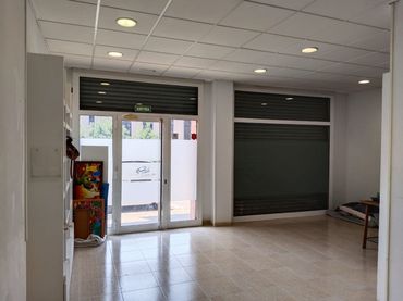 Gewerbefläche zum Verkauf in Avenida Francesc Macia 192