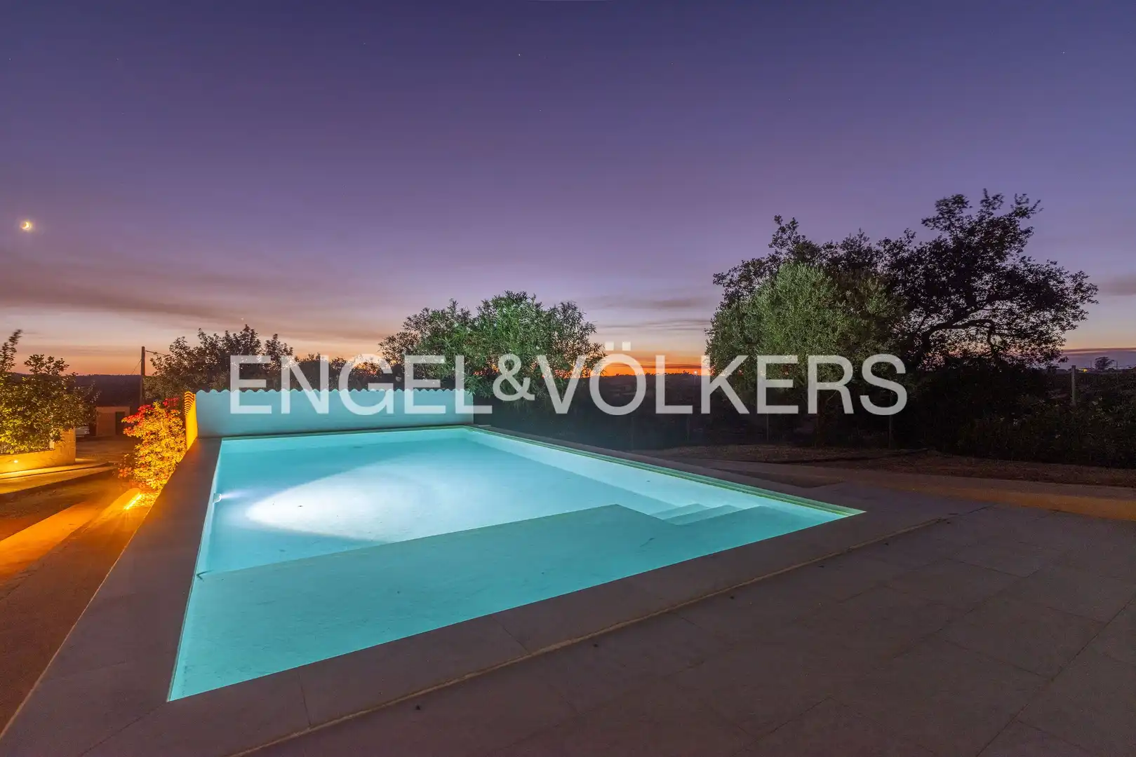 Swimming pool of Country homes for sale in Calañas, Huelva