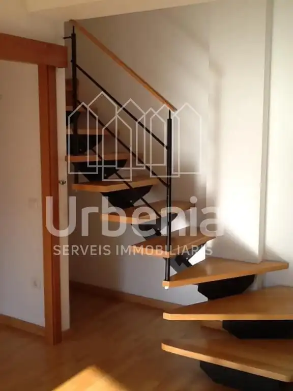 Dúplex en venta en Gelida con Aire acondicionado, Terraza y Amueblado