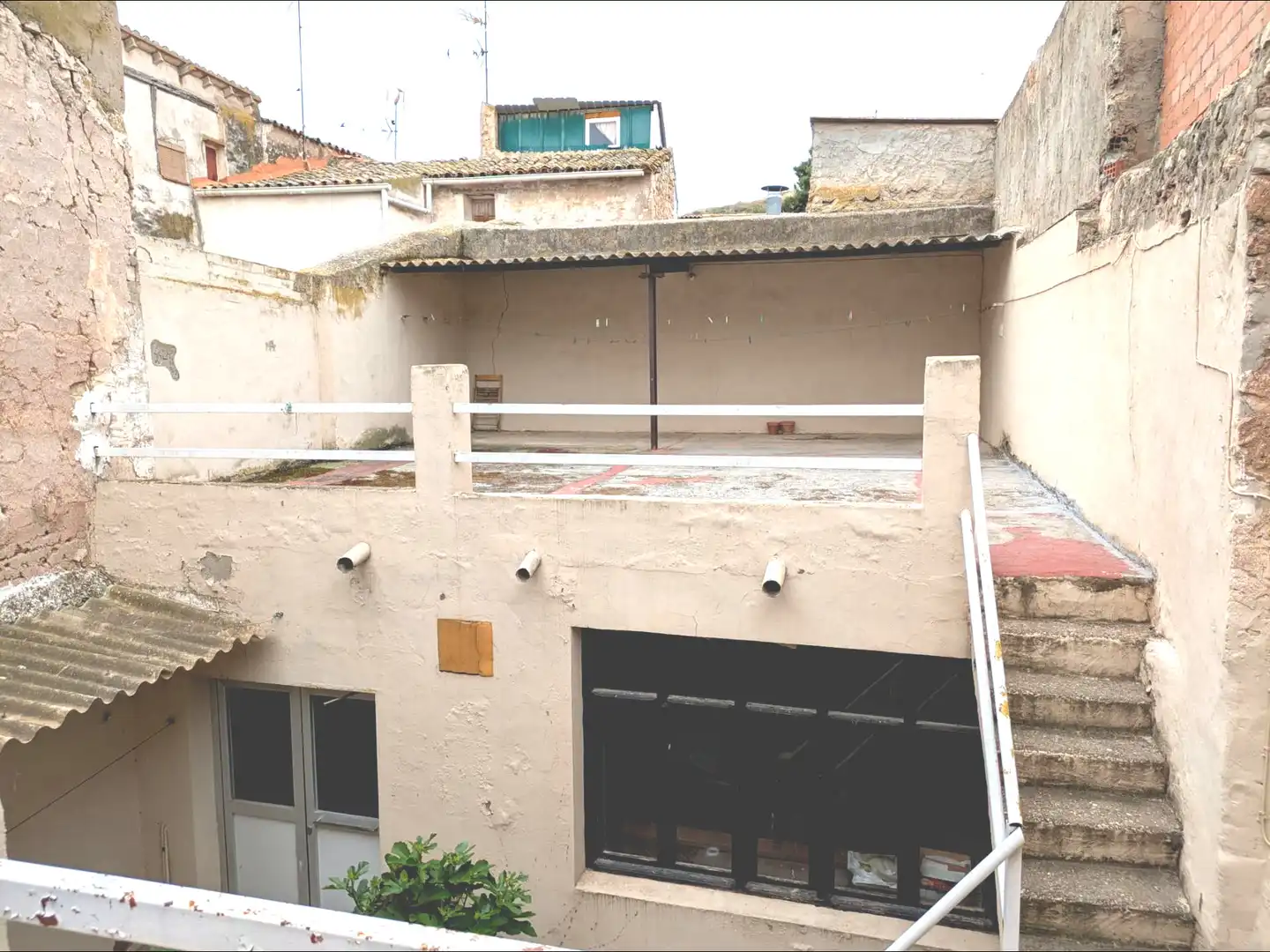 Balcony of Houses for sale in Quinto  with Balcony