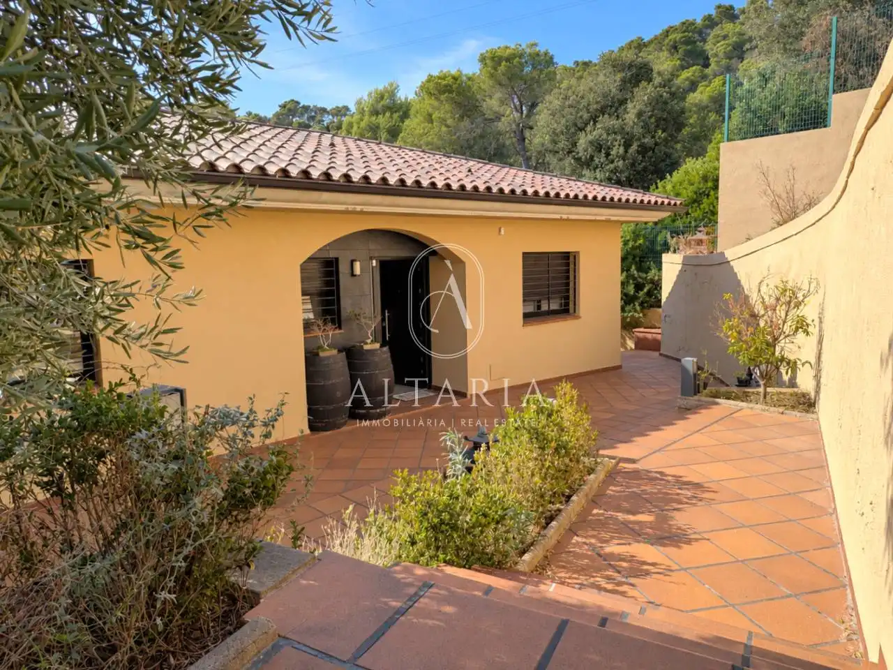Casa con jardín en venta en Urbanizacion Can Font, imagen 3