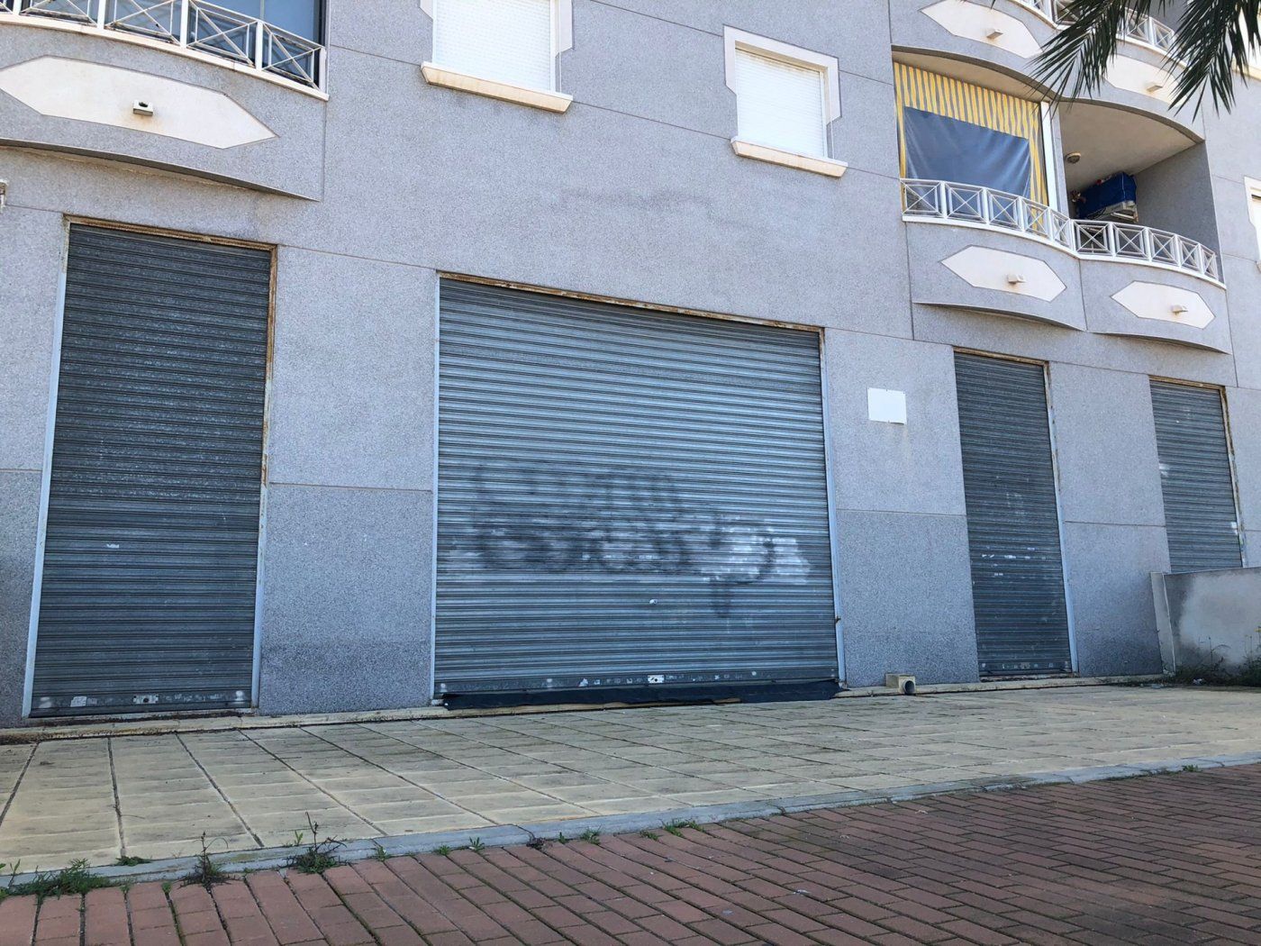 Local de lloguer a Puerto Deportivo