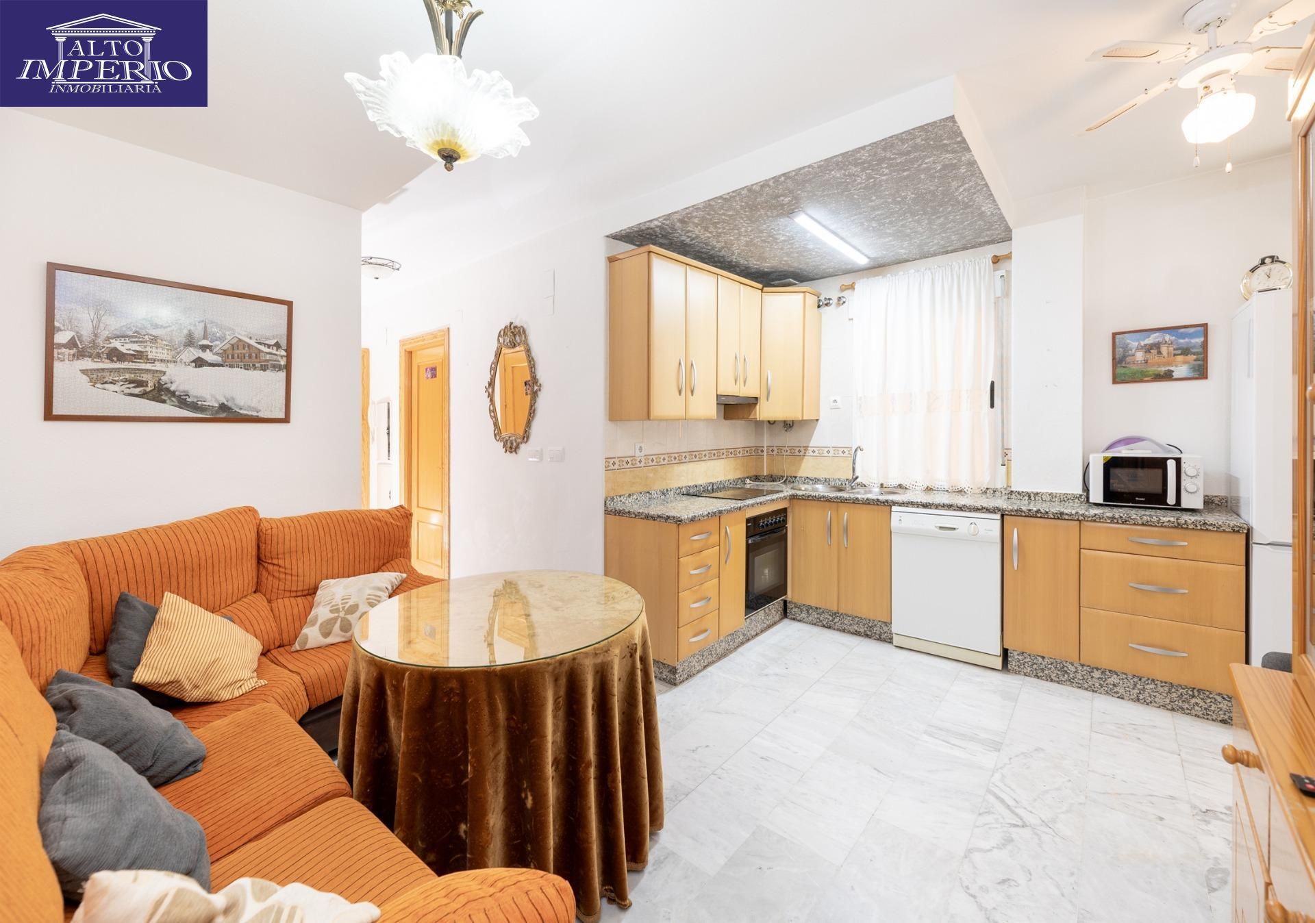 Cuina de Pis en venda en Churriana de la Vega amb Terrassa