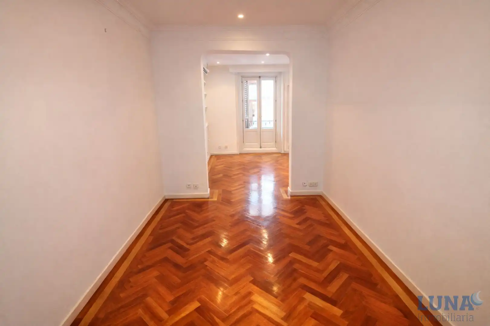 Wohnung zum Verkauf in Madrid mit Klimaanlage, Heizung und Parkett