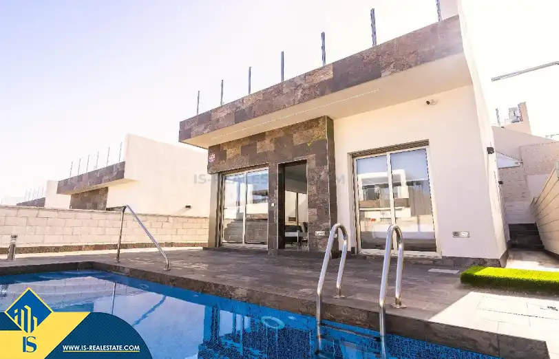 Villa mit Pool zum Verkauf in Orihuela Costa