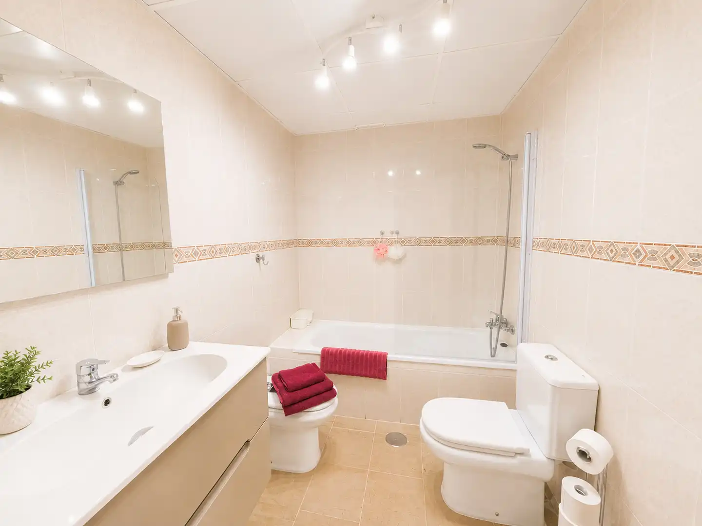 Baño de Piso en venta en Benalmádena con Aire acondicionado, Terraza y Trastero