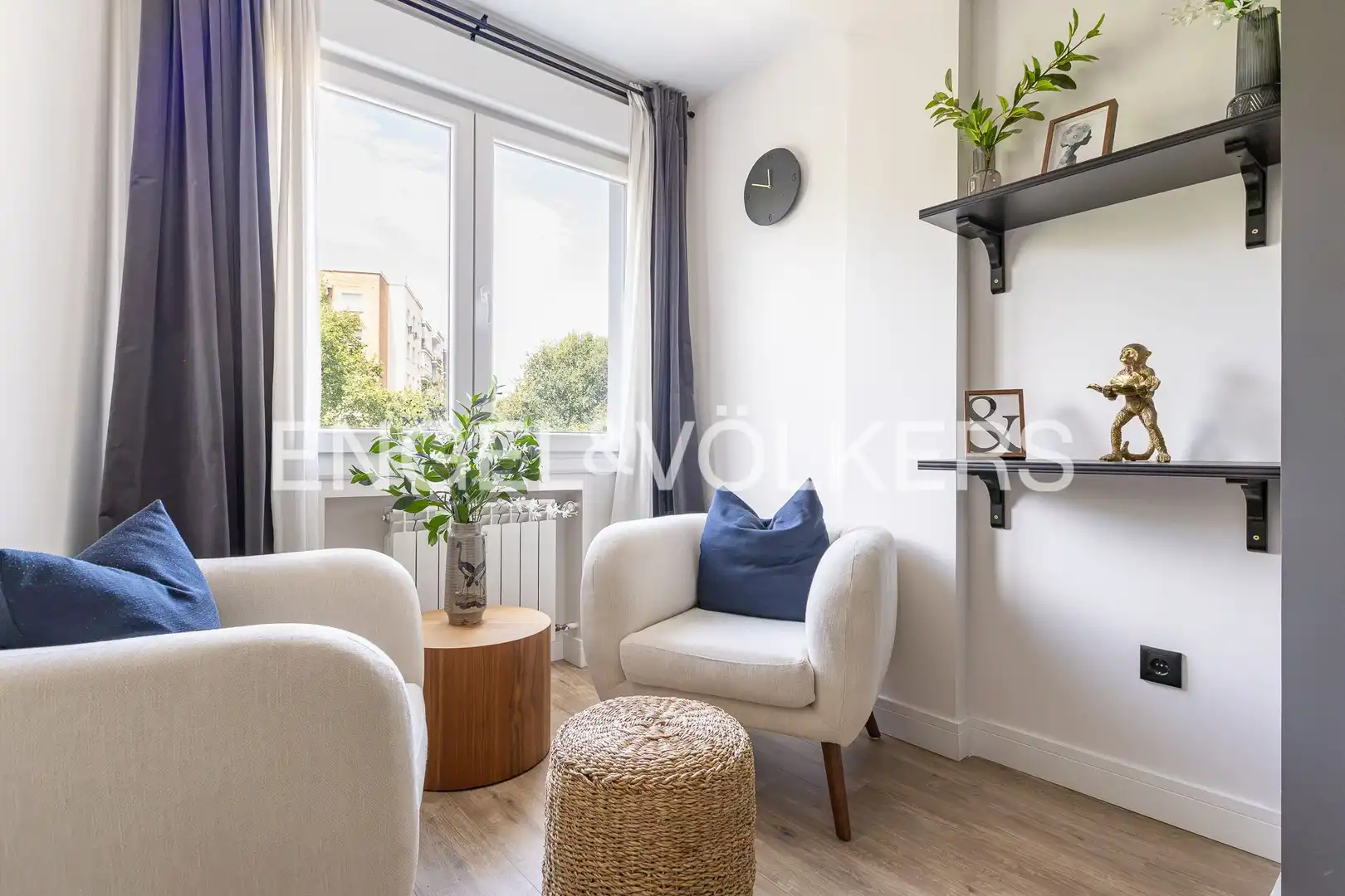 Living room of Flat for rent in Madrid  with Air Conditioner, Heating and Terrace