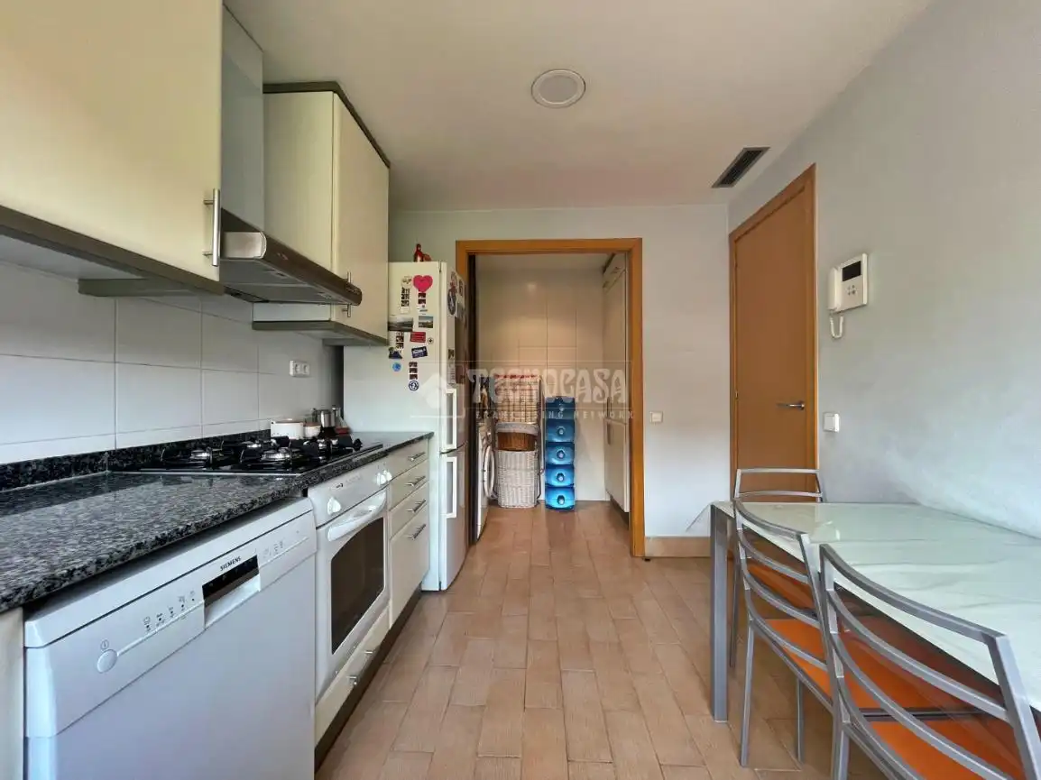 Cuina de Pis en venda en Barcelona amb Aire condicionat