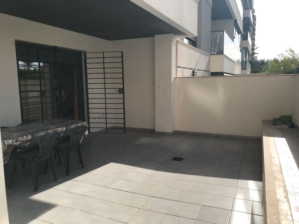 Terraza de Piso de alquiler en Roquetas de Mar con Aire acondicionado y Terraza