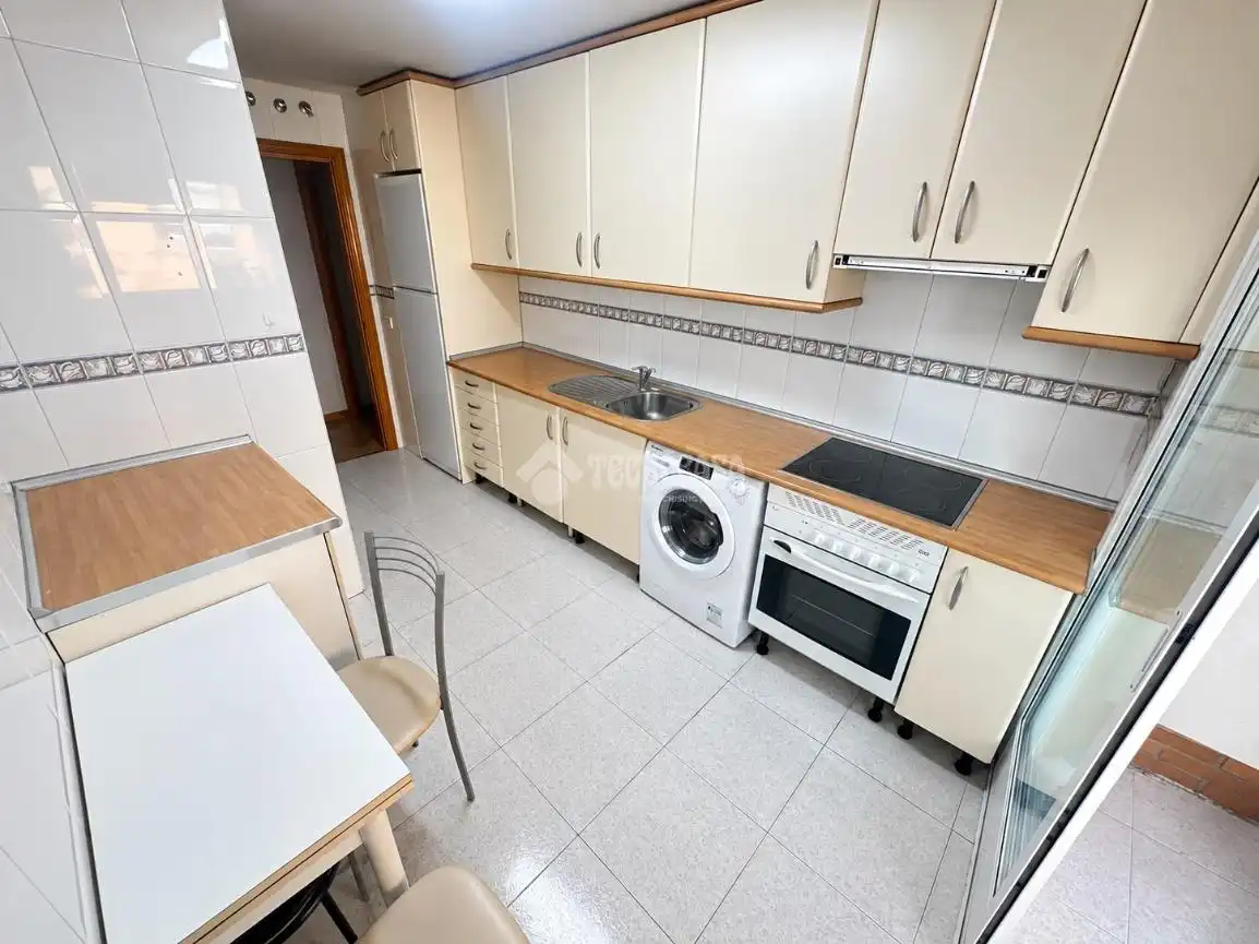 Cocina de Piso en venta en El Arroyo - La Fuente