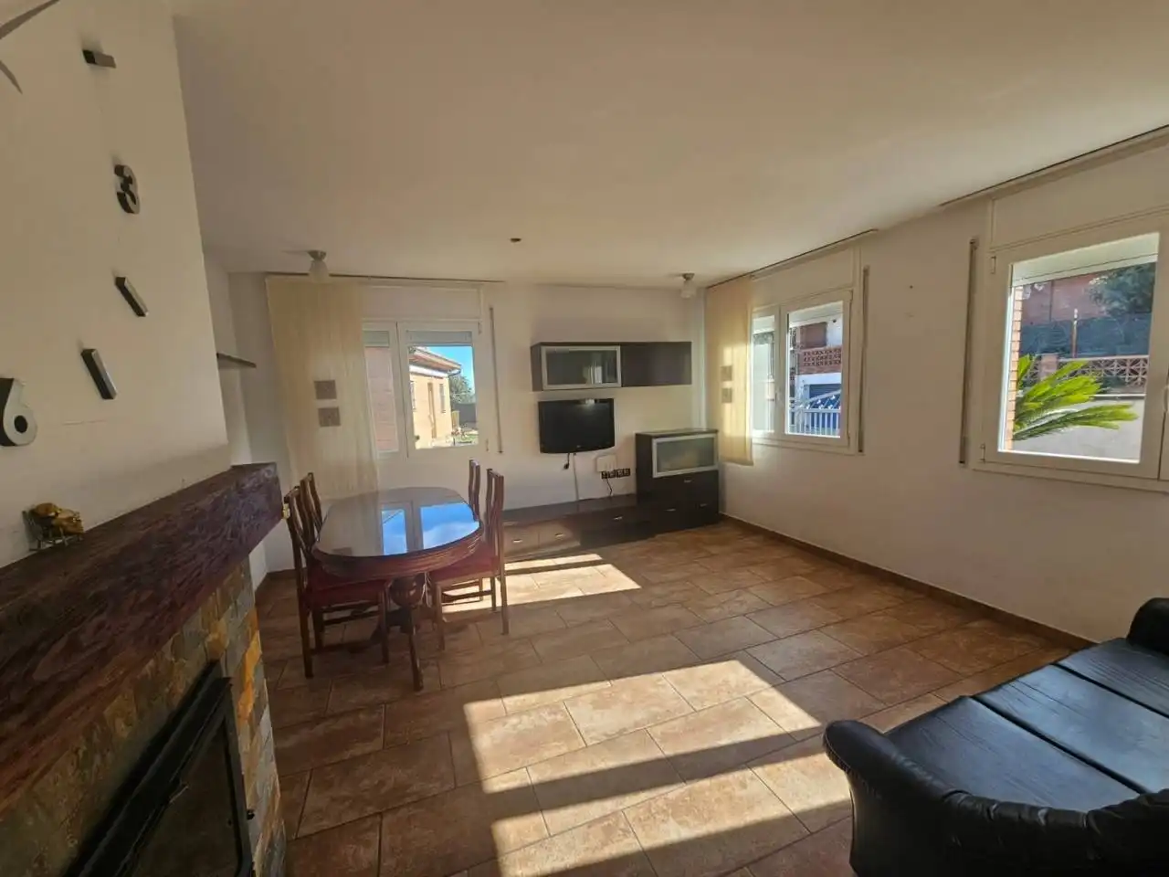 Living room of Houses for sale in Sant Cugat del Vallès  with Air Conditioner, Heating and Private garden