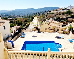 Schwimmbecken von Einfamilien-Reihenhaus miete in Gata de Gorgos mit Klimaanlage, Terrasse und Schwimmbad