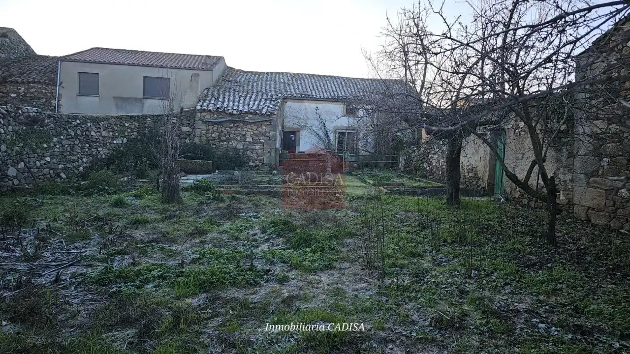 Casa o xalet en venda en Hinojosa de Duero amb Calefacció, Jardí privat i Traster