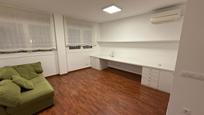 Study to rent in Girona Capital  with Air Conditioner, Heating and Furnished