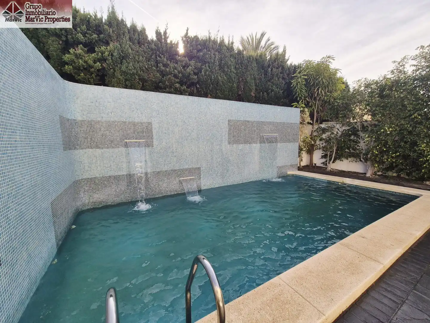 Casa aparellada amb terrassa en venda a L'Albir, imagen 12