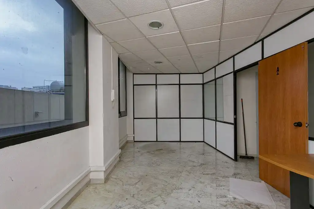 Oficina en venda en Cornellà de Llobregat