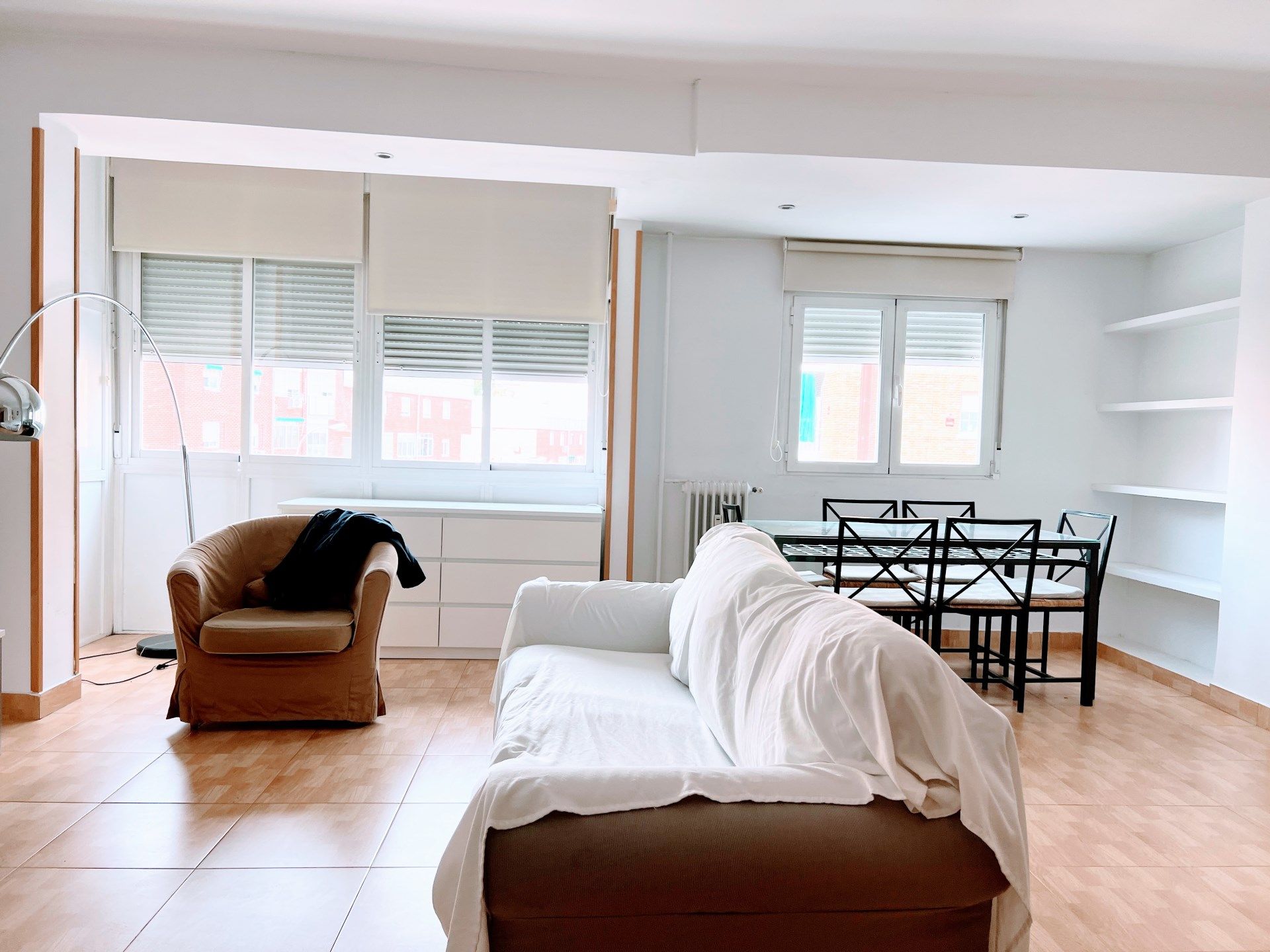 Sala d'estar de Pis de lloguer en  Madrid Capital amb Calefacció i Moblat