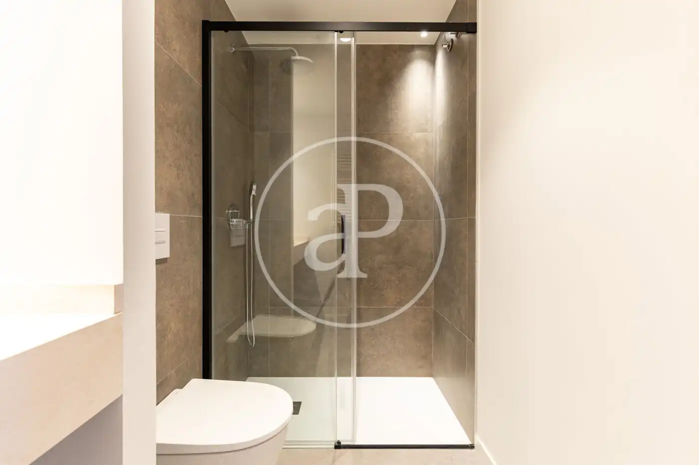 Bathroom of Flat for rent in Sant Cugat del Vallès  with Air Conditioner, Heating and Terrace