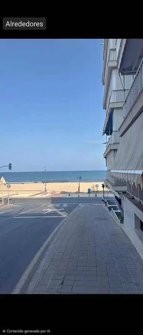 Vista exterior de Casa adosada en venda en El Campello amb Aire condicionat, Jardí privat i Terrassa