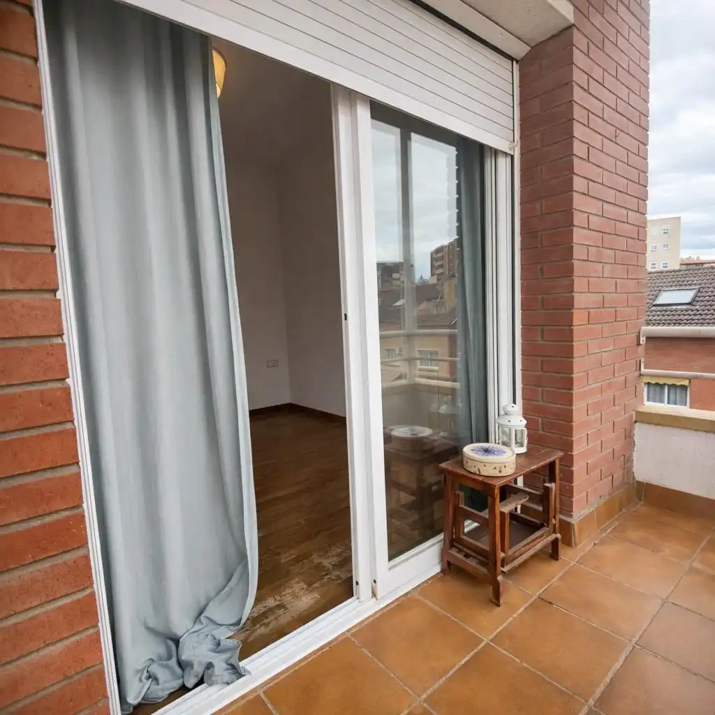 Terraza de Ático en venta en Cerdanyola del Vallès con Aire acondicionado, Calefacción y Parquet