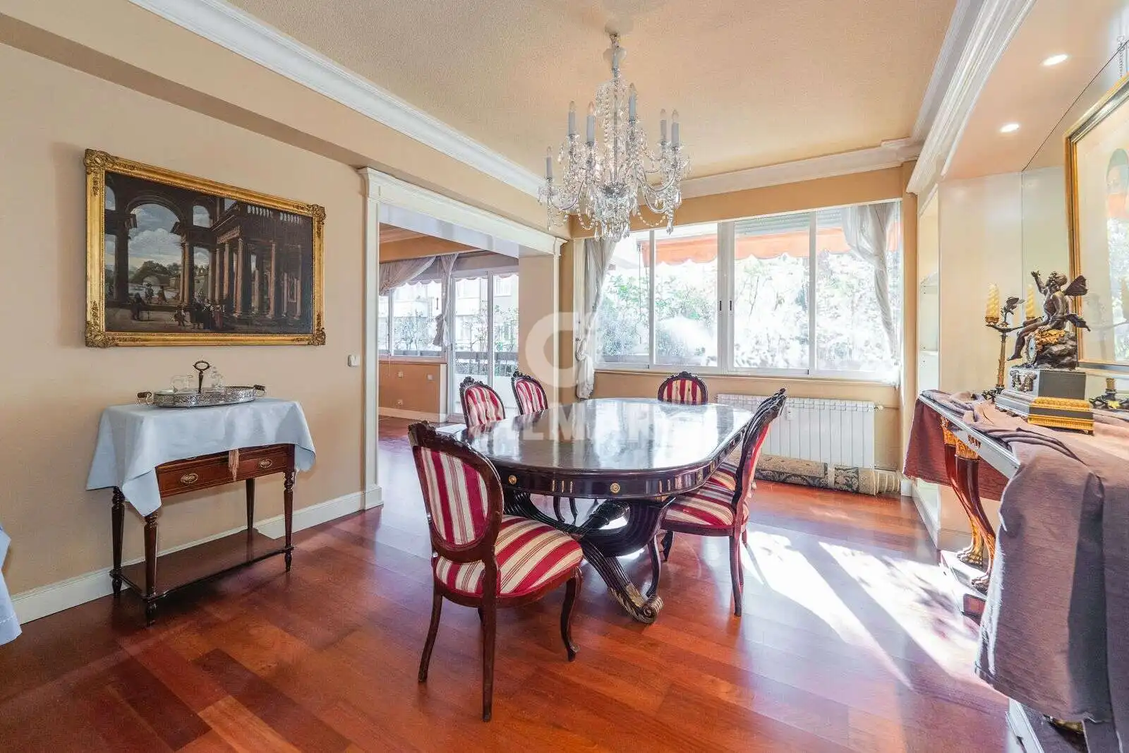 Comedor de Piso en venta en Madrid con Calefacción, Jardín privado y Trastero