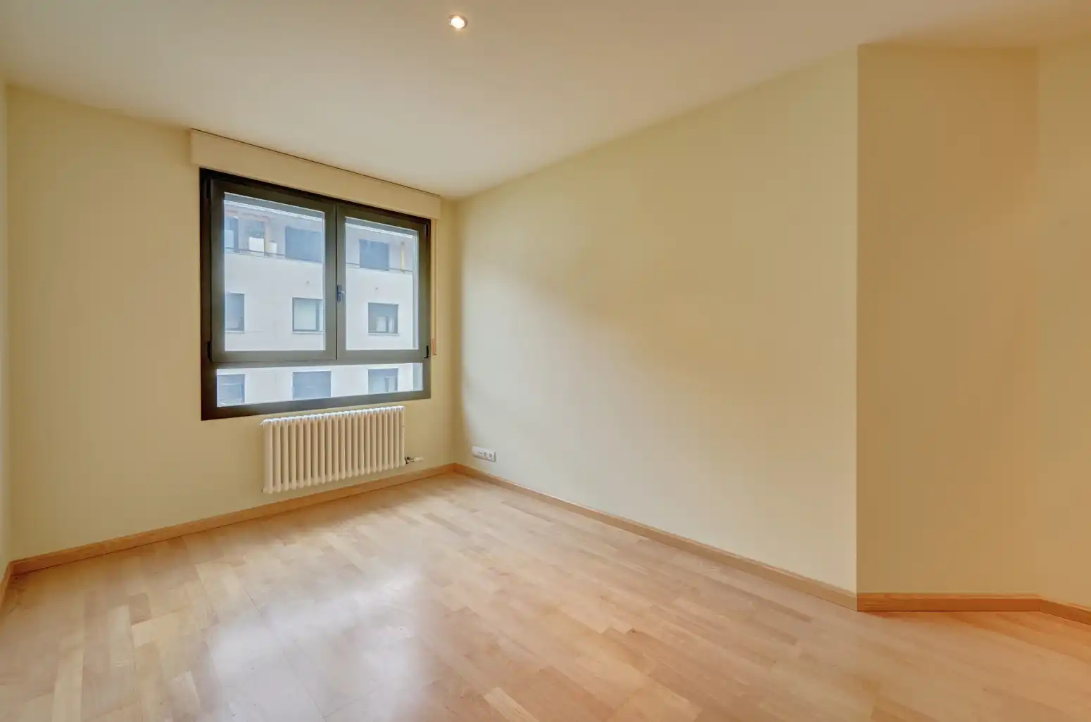 Bedroom of Flat for sale in  Pamplona / Iruña  with Heating, Private garden and Parquet flooring