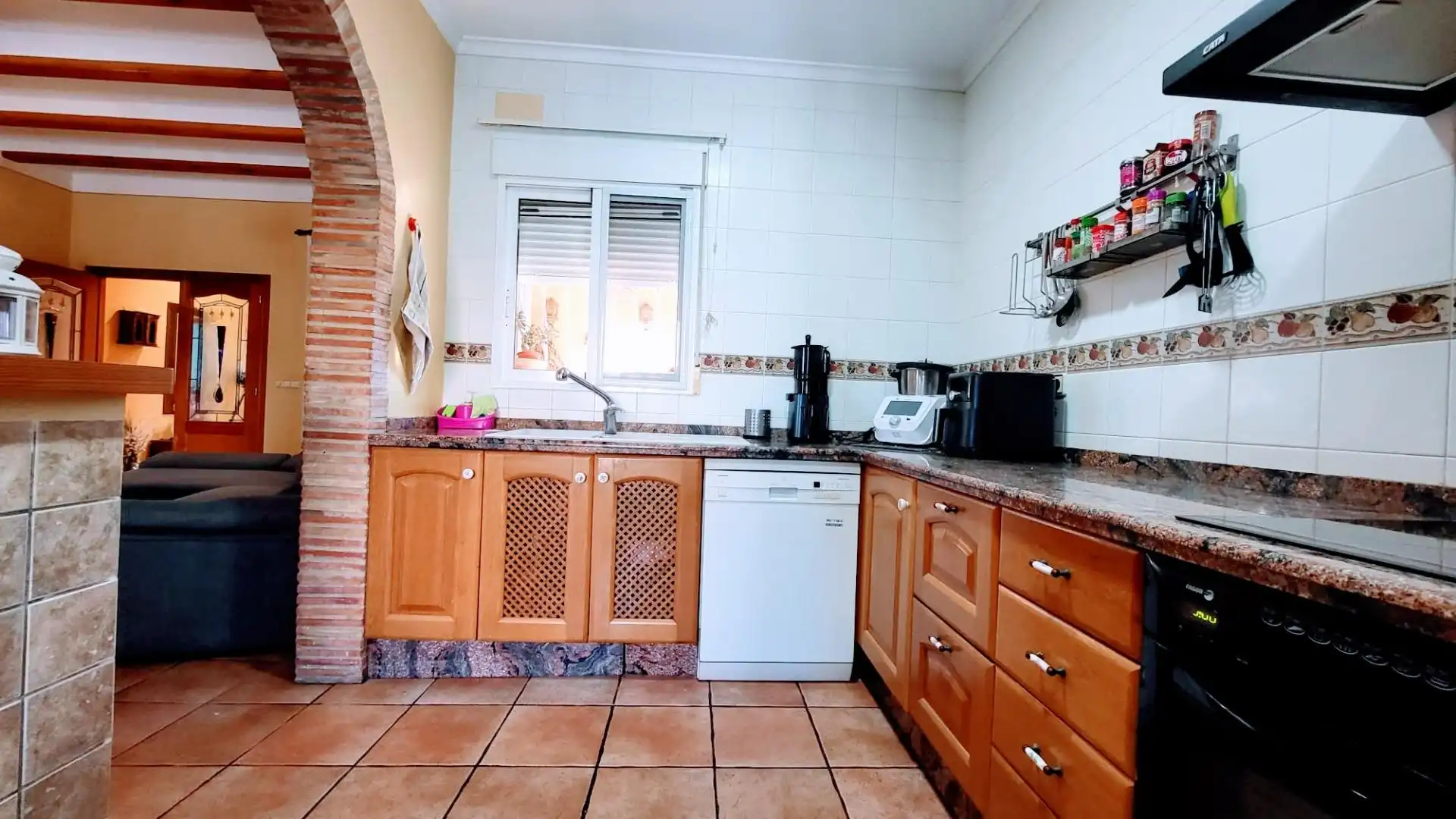 Cocina de Casa o chalet en venta en Ador con Aire acondicionado, Calefacción y Jardín privado